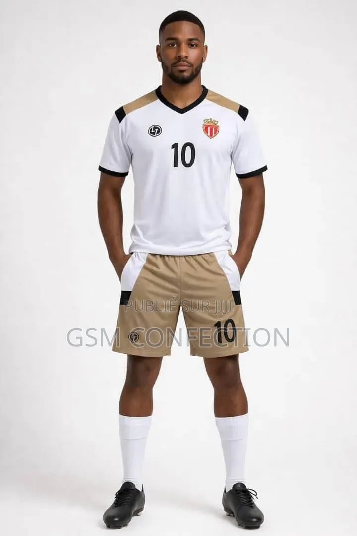 Des Maillots Et Blousons