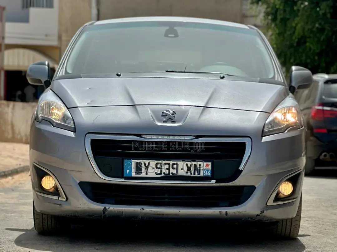 Peugeot 5008 2016 Gris