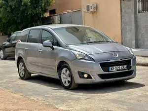 Peugeot 5008 2016 Gris