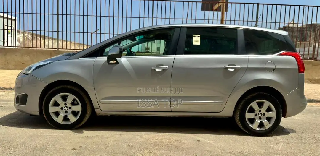 Peugeot 5008 2016 Gris