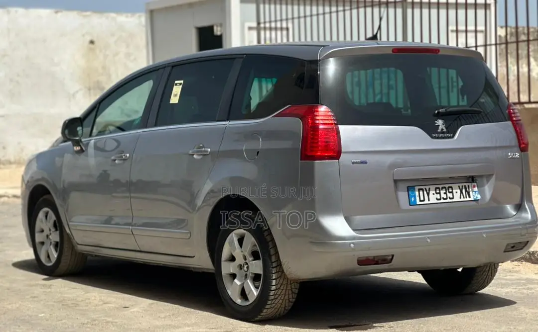 Peugeot 5008 2016 Gris