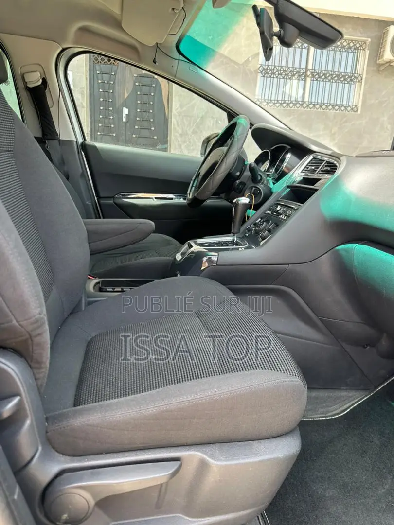 Peugeot 5008 2016 Gris