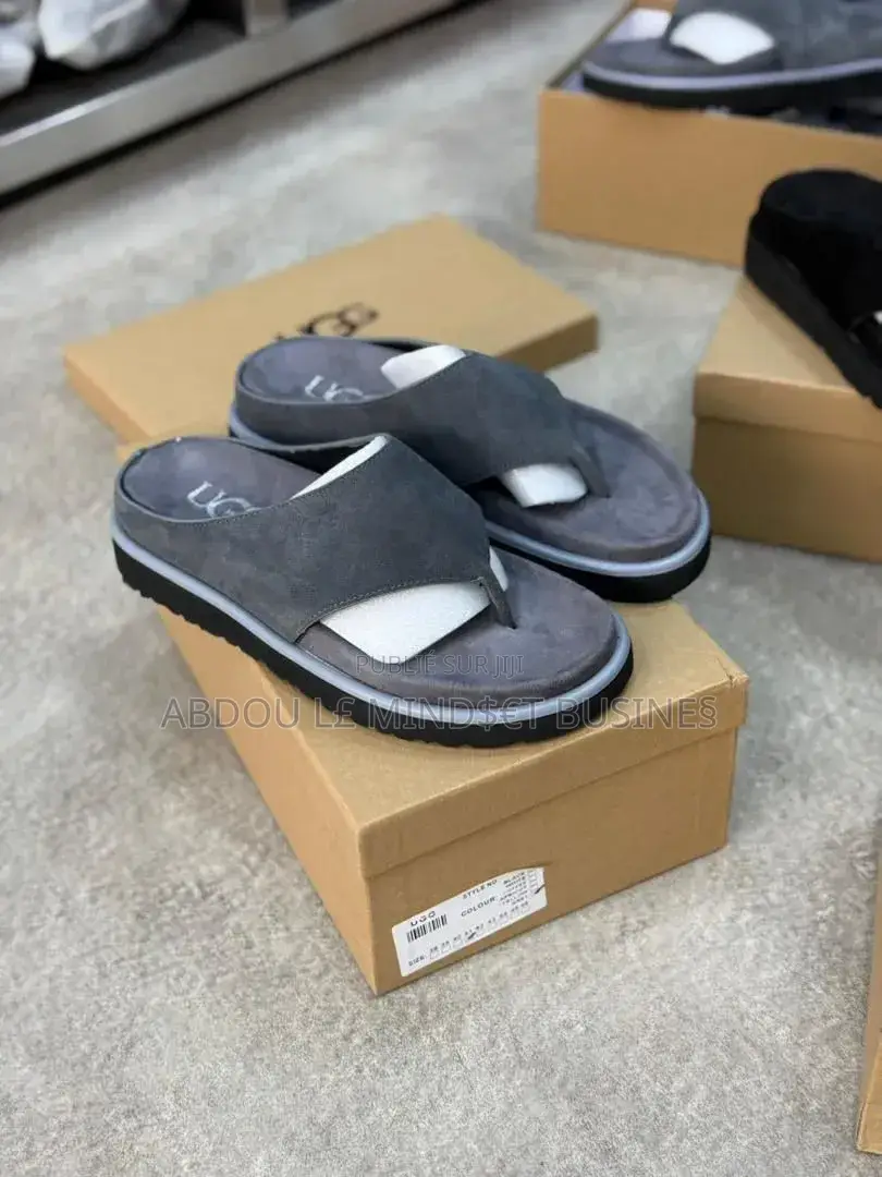 Sandal Ugc Noir Et Gris Disponible