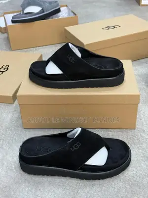 Sandal Ugc Noir Et Gris Disponible