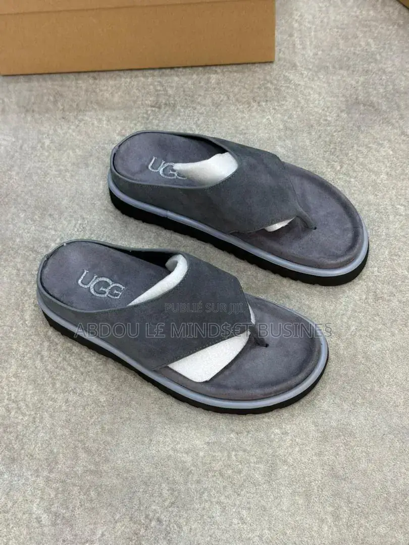 Sandal Ugc Noir Et Gris Disponible