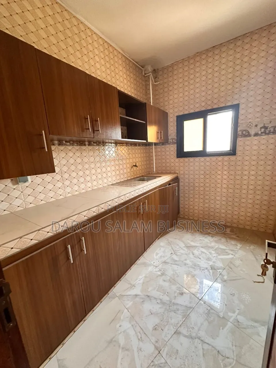 3chbre Appartement dans Cité Mortada, Yoff à Louer