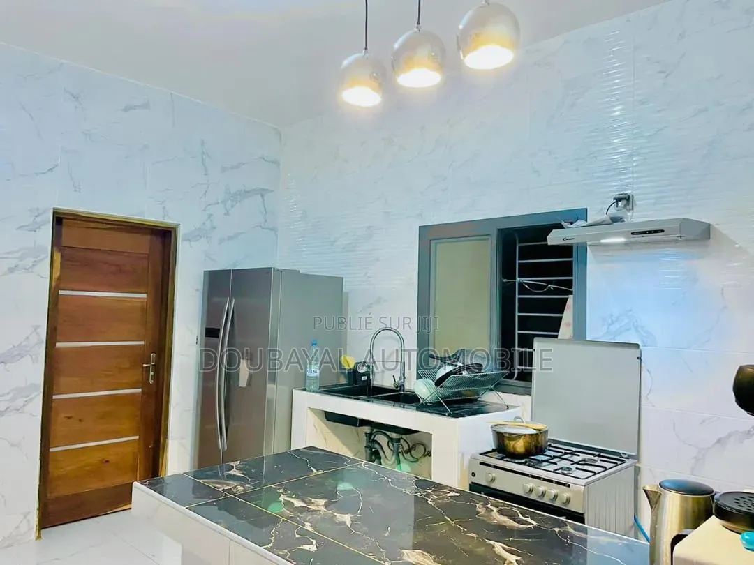 4chbre Villa dans Somone, Thiès Sud à Vendre