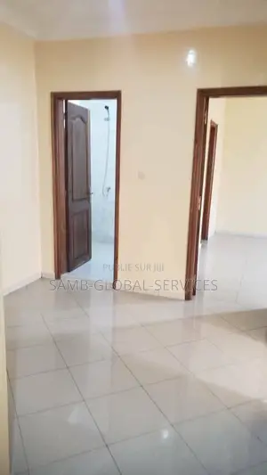 2chbre Appartement dans Bel Appartement F3, Yoff à Louer