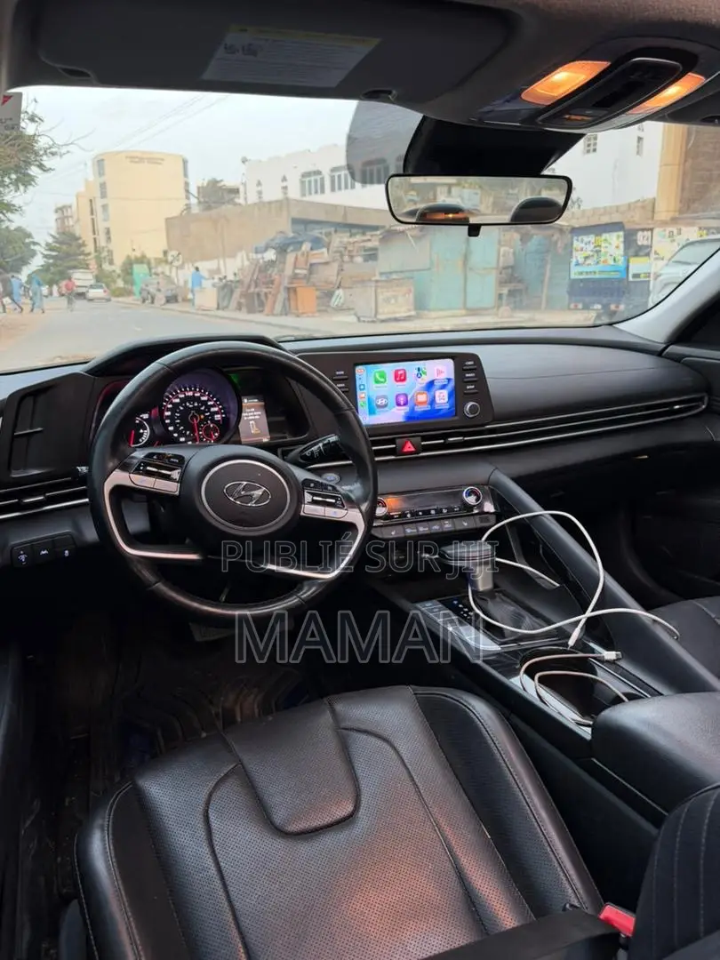 Hyundai Elantra 2022 Gris