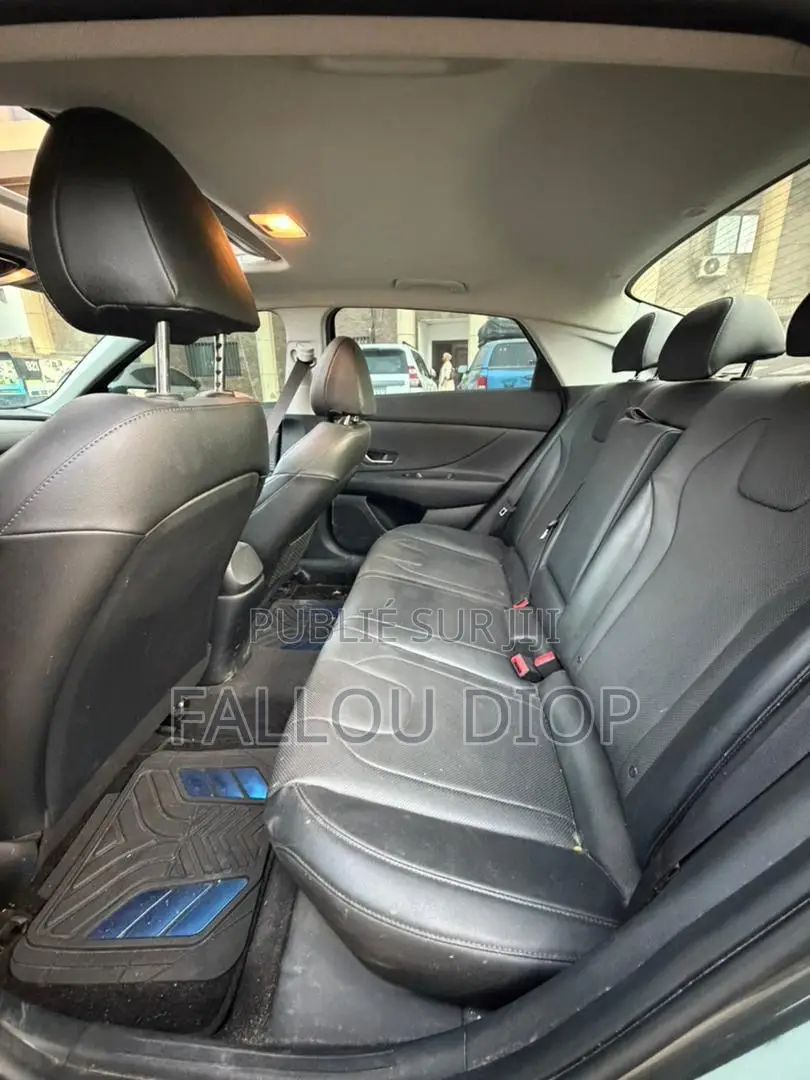 Hyundai Elantra 2022 Noir