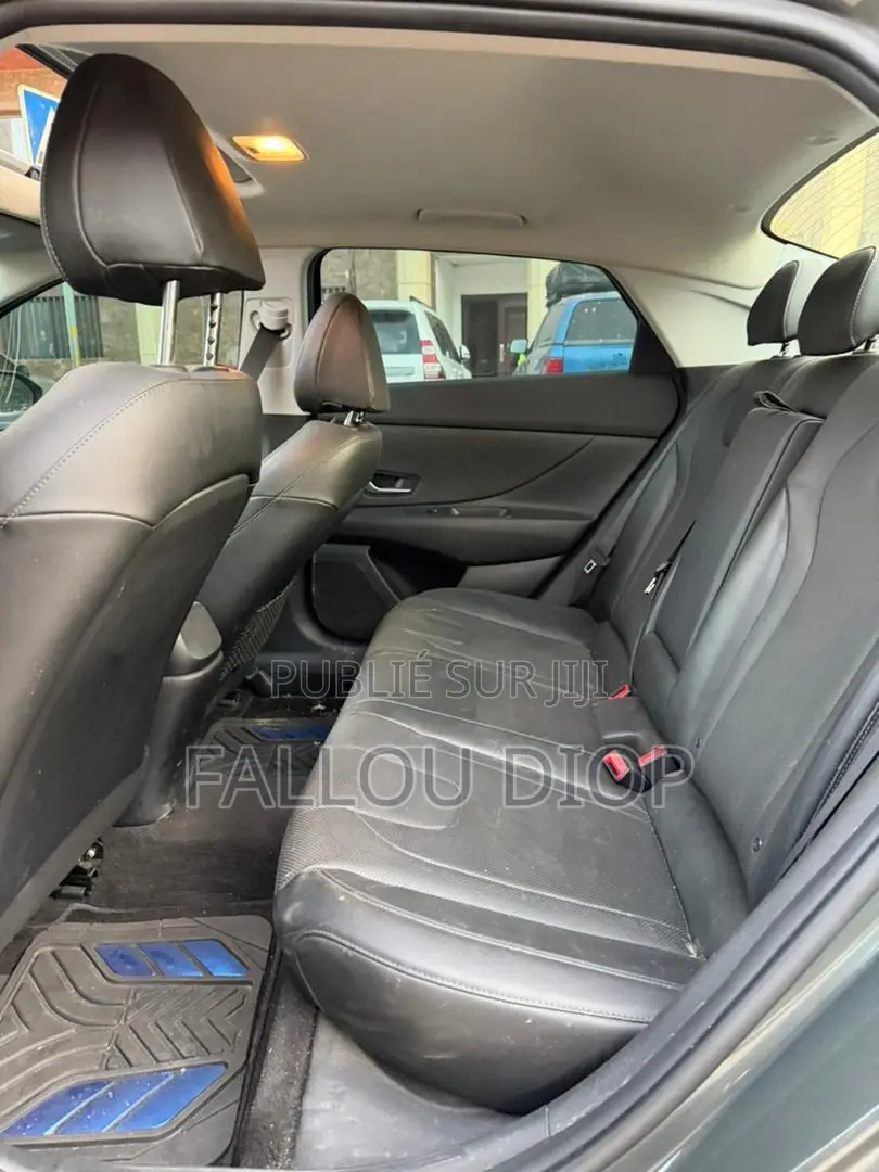 Hyundai Elantra 2022 Noir