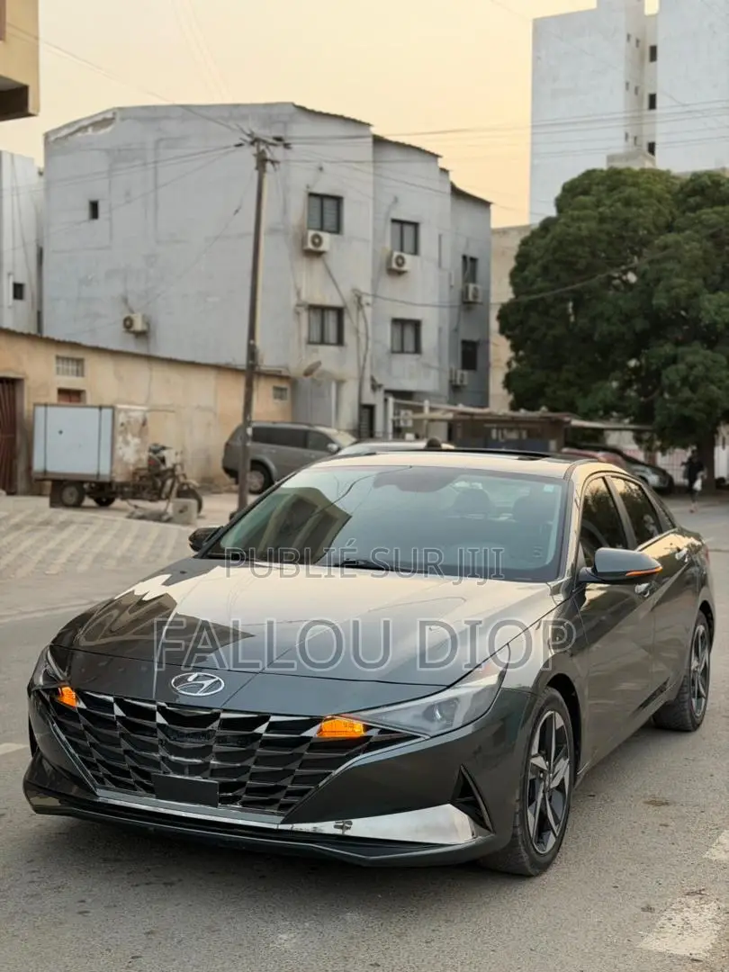 Hyundai Elantra 2022 Noir