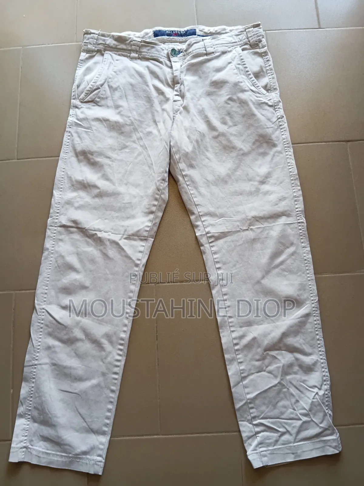 Pantalons Kaki De Friperie en Très Bon État, De Bonne Qualité.