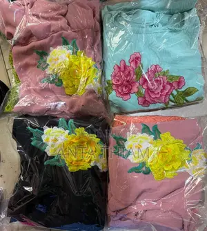 Robe Melange Tunique Et Dentelle
