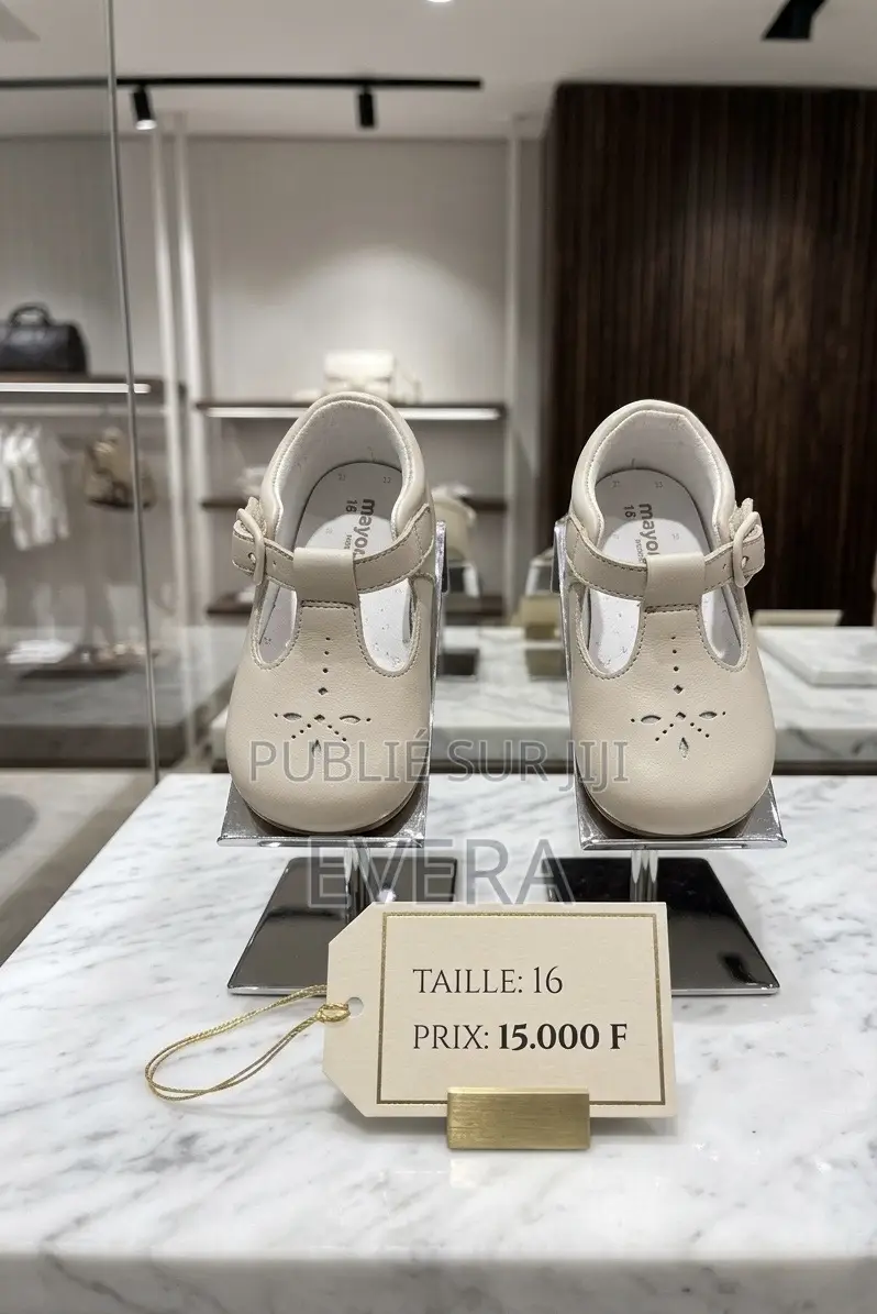 Jolie Paire De Chaussures