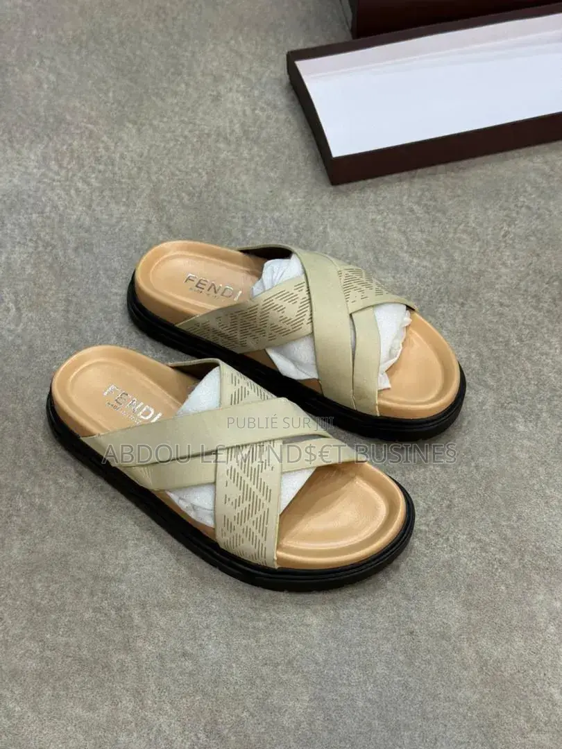 Sandal Fendi Disponible