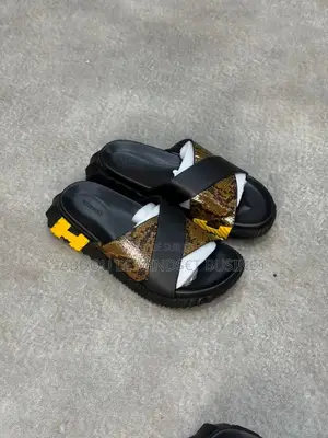 Sandal Hermes Différentes Couleurs Disponible