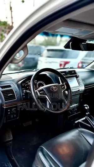 Toyota Land Cruiser Prado 2018 Blanc