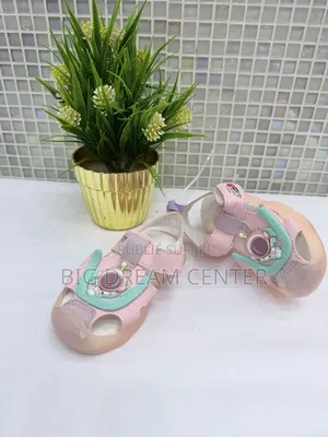 Chaussures Enfant Disponible Garçon Et Fille a Partir 3ans À 12ans