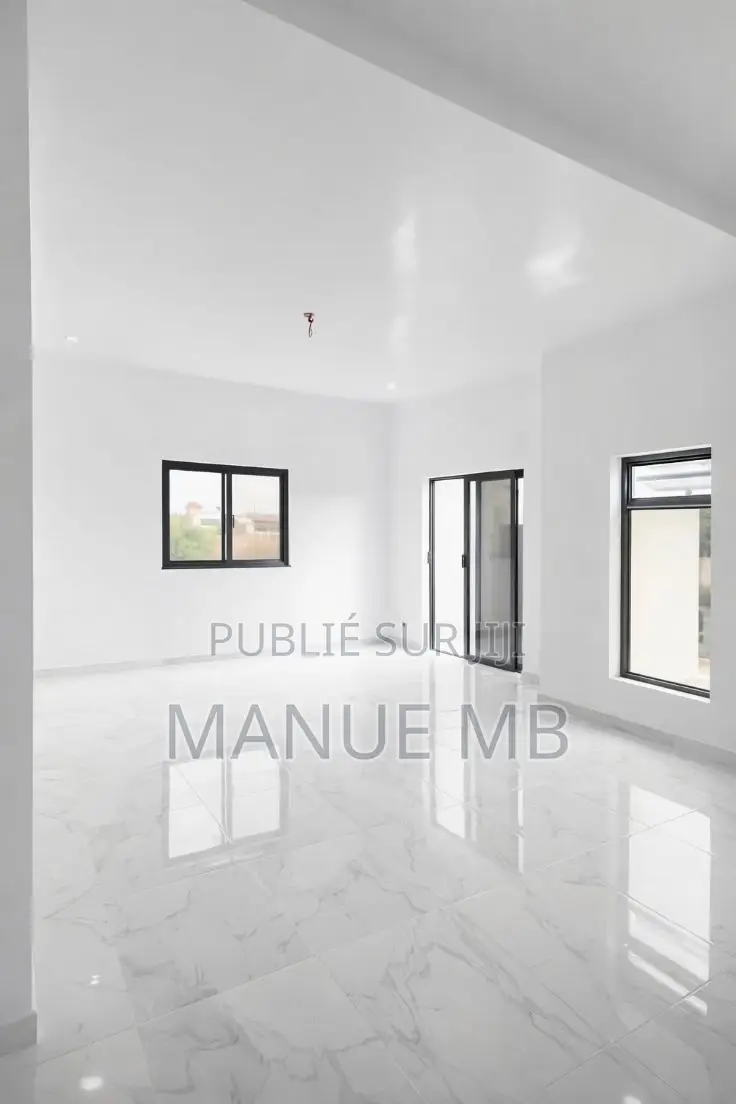 6chbre Villa dans Villas, Ndiaye à Vendre