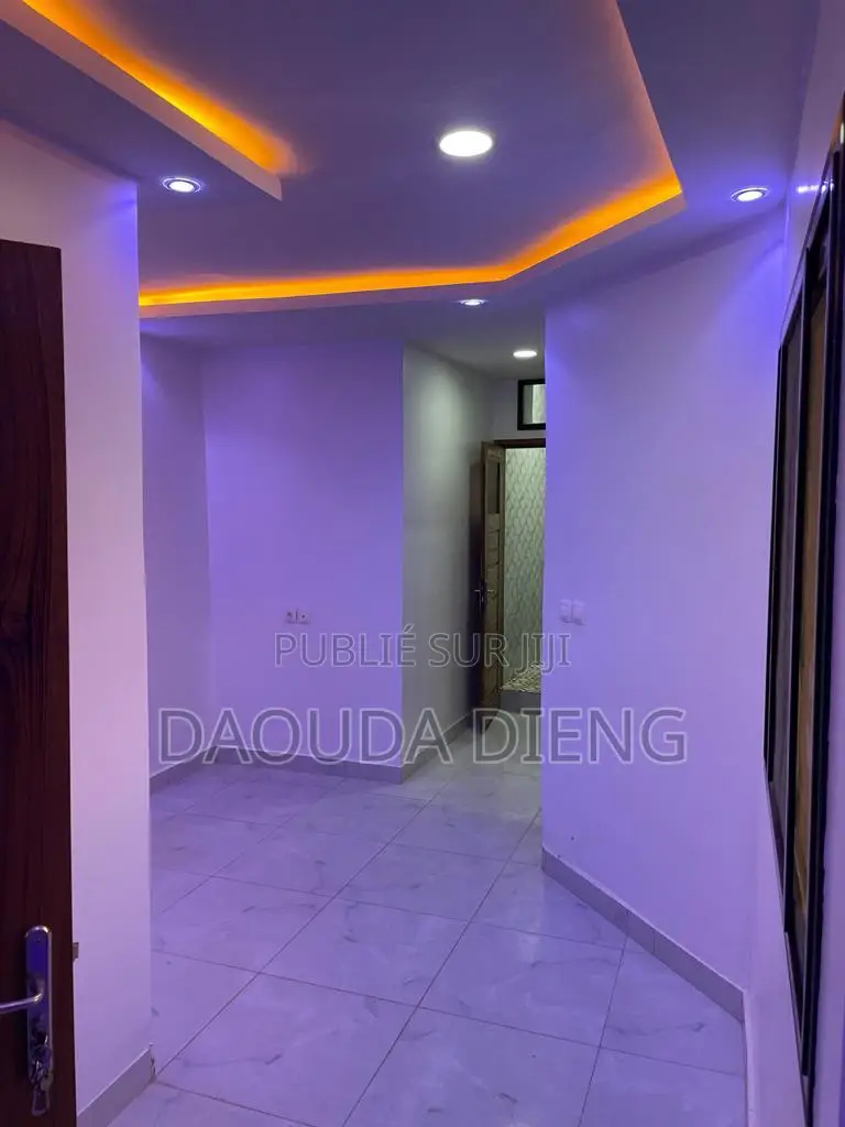 Studio dans Yoff à Vendre