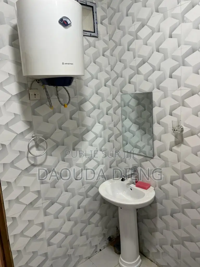 Studio dans Yoff à Vendre