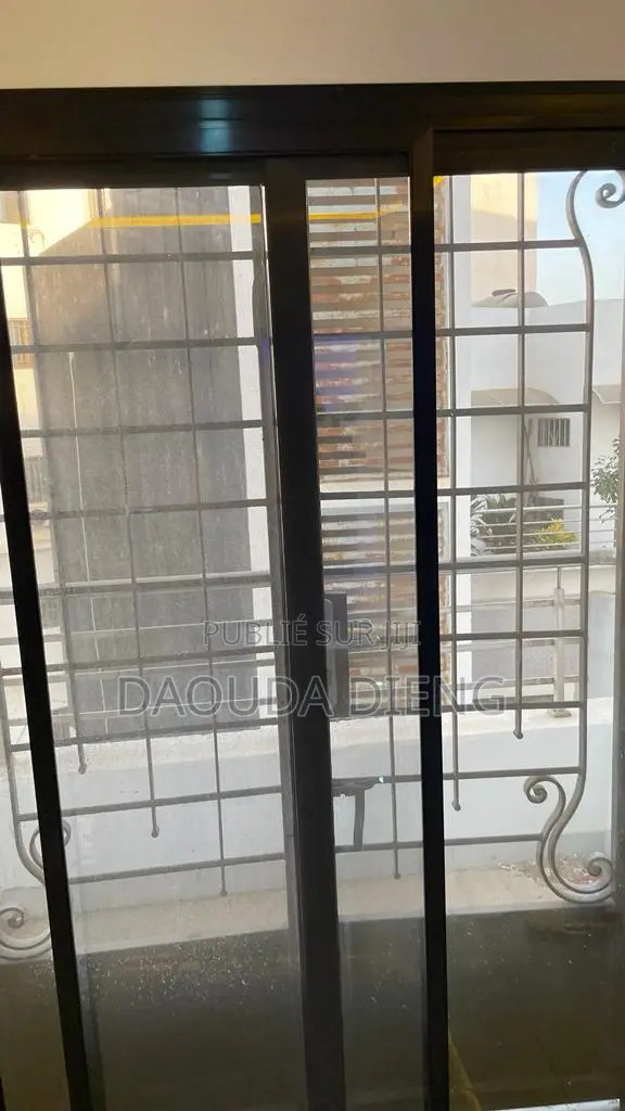 Studio dans Yoff à Vendre