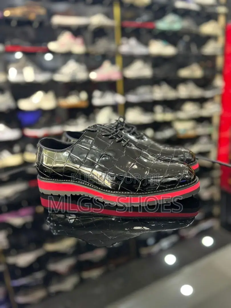 Chaussures De Ville Disponible Pointure 42 a 46 Prix 10000f