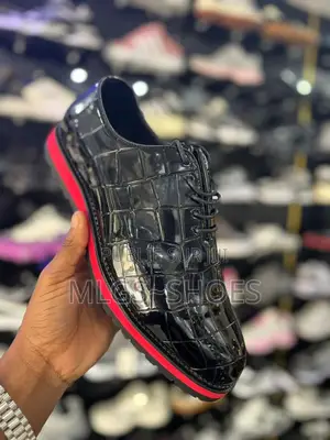 Chaussures De Ville Disponible Pointure 42 a 46 Prix 10000f