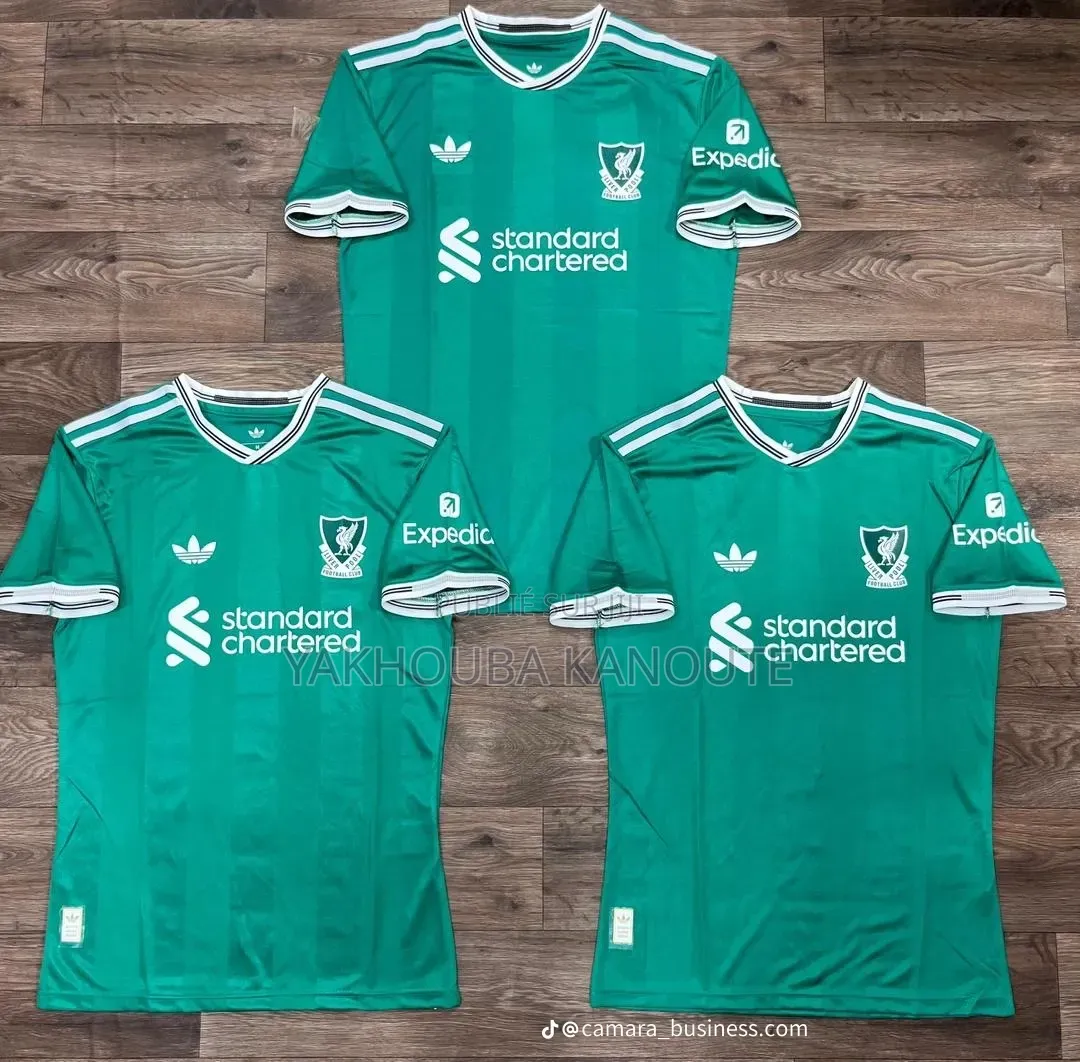 Maillots Clubs Et Équipe Nationale Disponible
