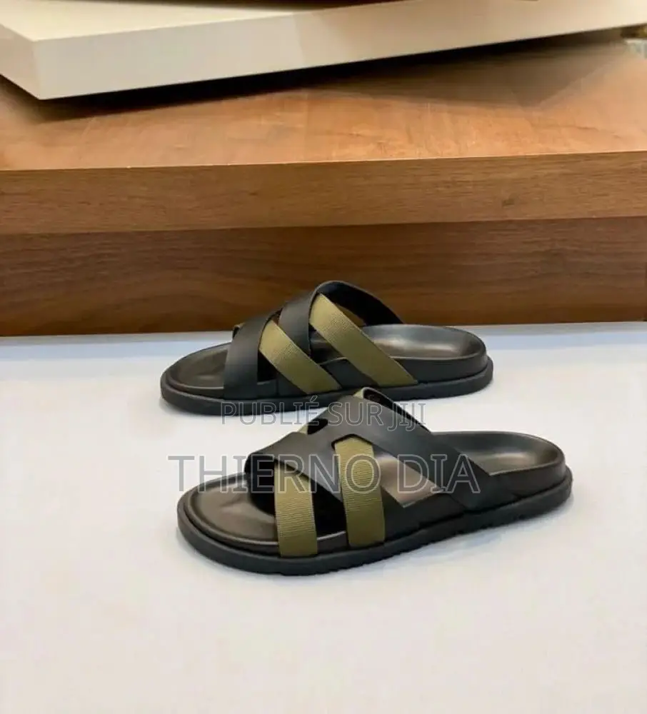 Chaussure Très Jolie À Un Prix Abordable Tel:Whatsapp