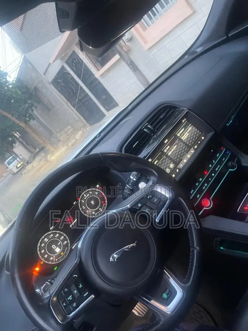 Jaguar F-Pace 2019 Blanc