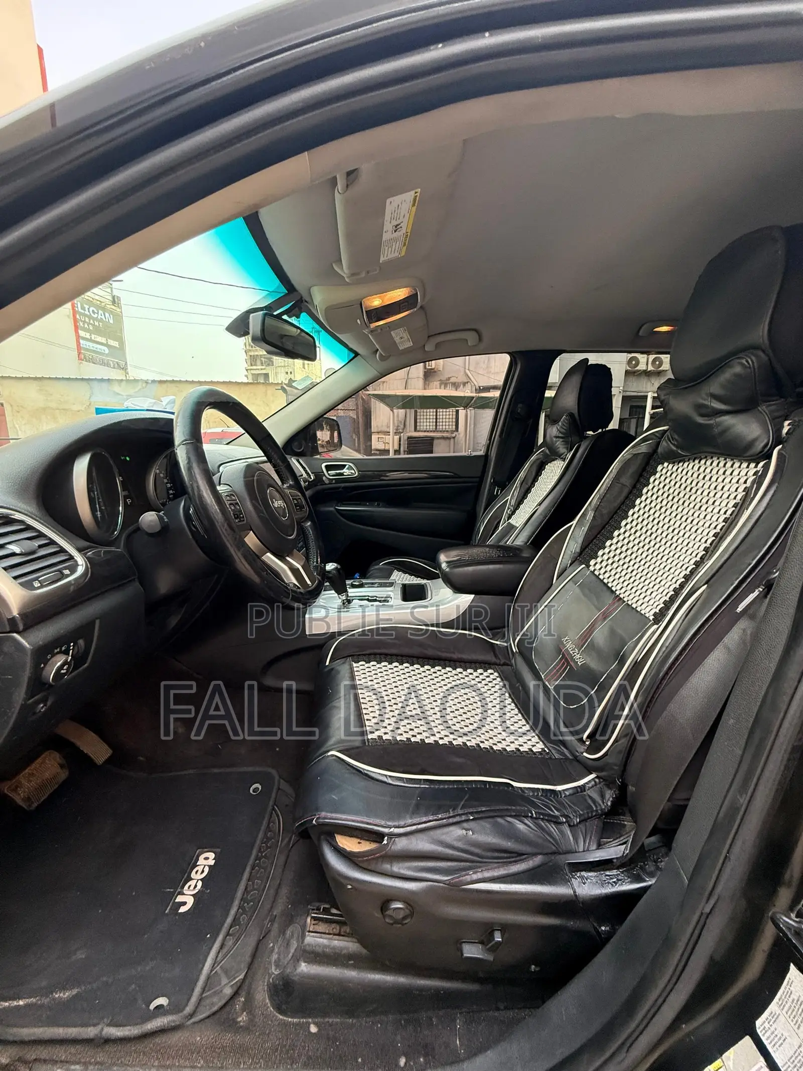 Jeep Grand Cherokee 2011 Noir