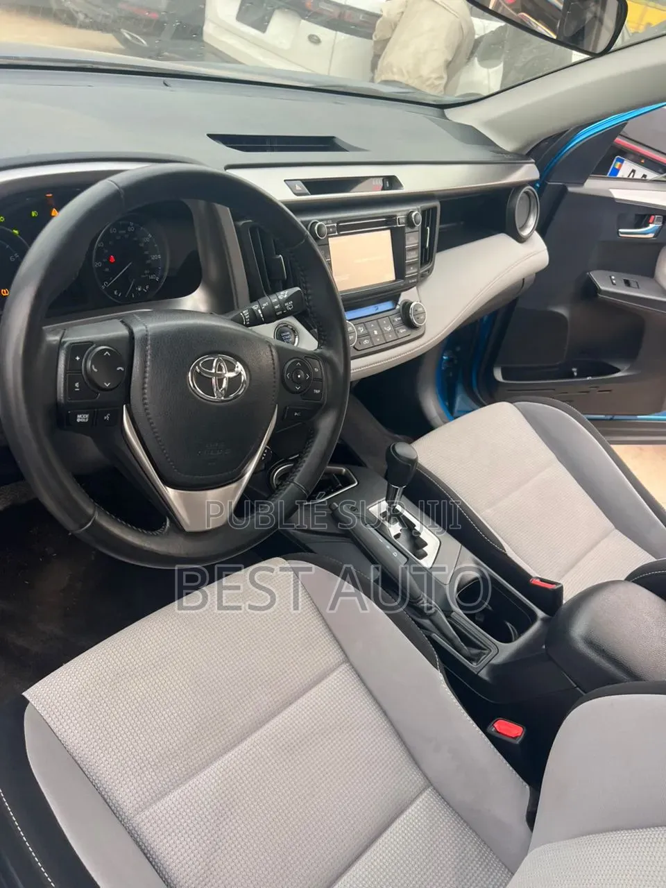 Toyota RAV4 2018 Bleu