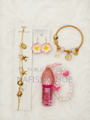 Ensemble Bijoux Et Gloss