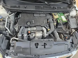 Peugeot 308 2015 Blanc