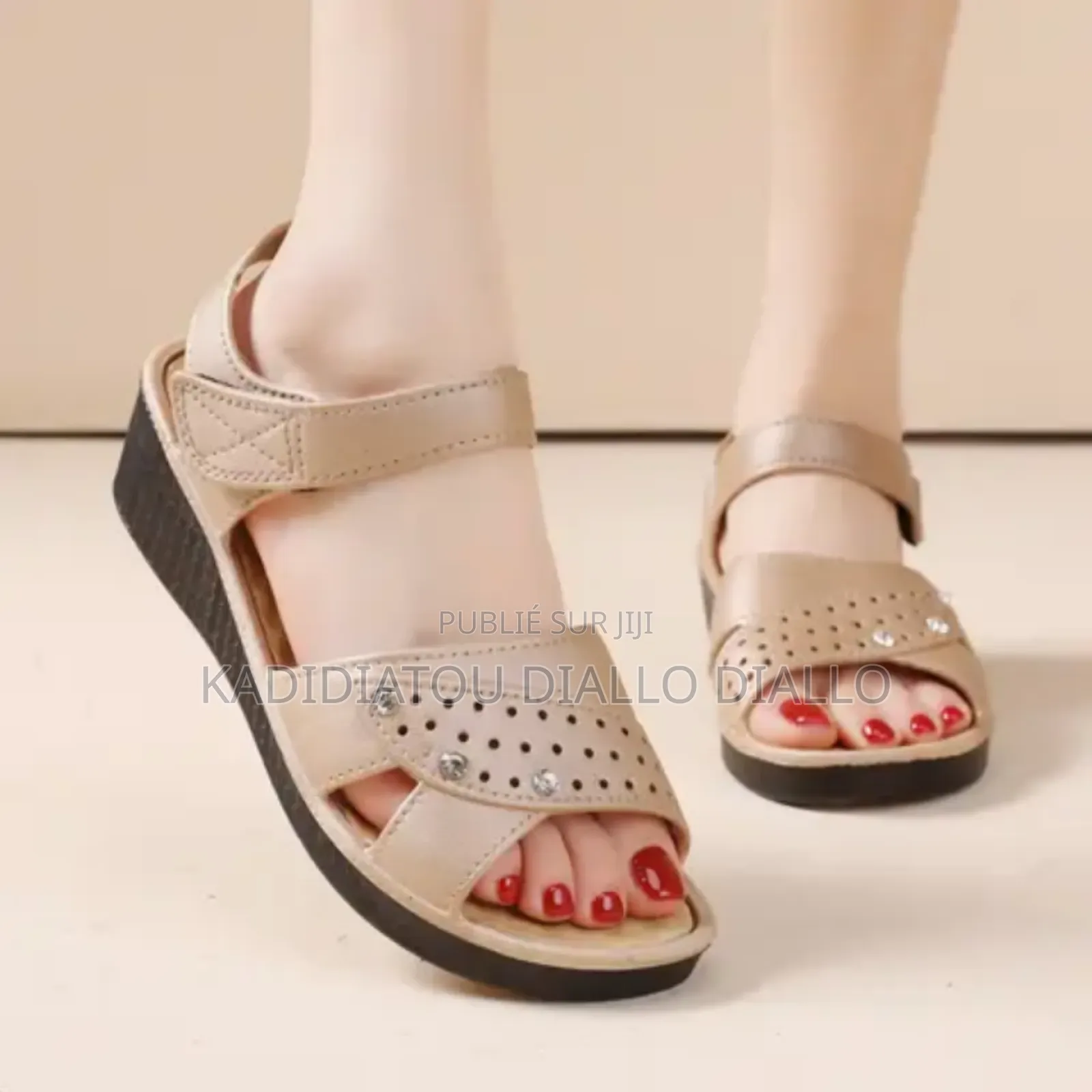 Chaussures De Femmes Et Enfants