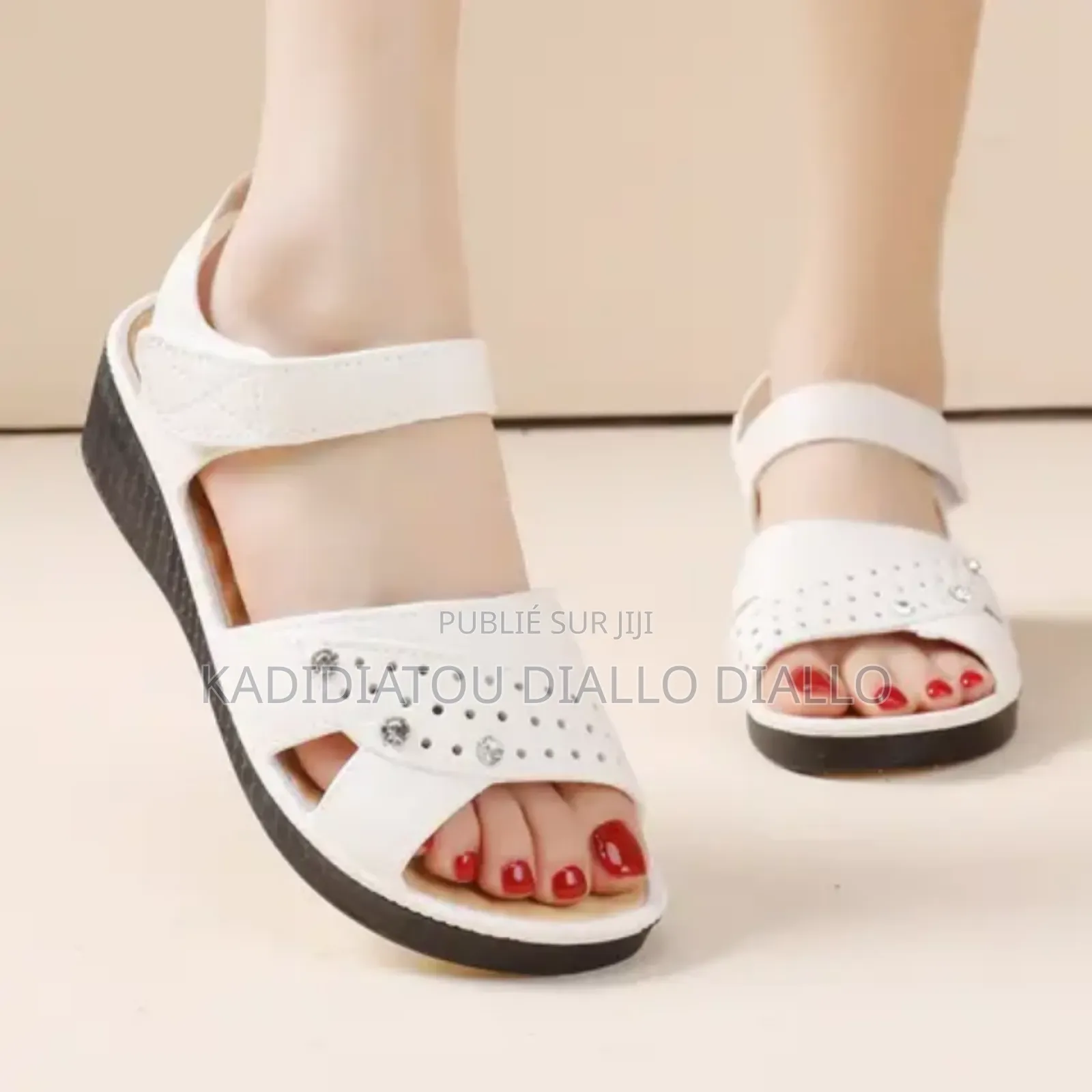 Chaussures De Femmes Et Enfants