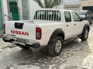Nissan Hardbody 2018 Blanc