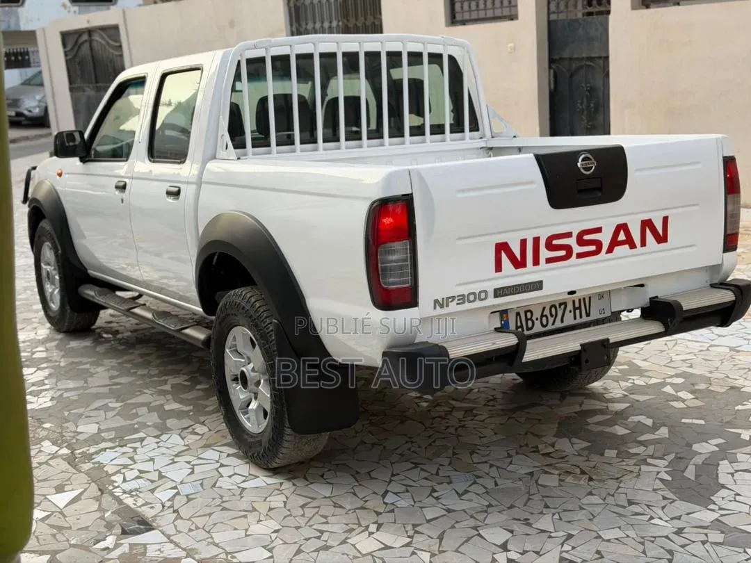 Nissan Hardbody 2018 Blanc