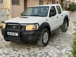 Nissan Hardbody 2018 Blanc