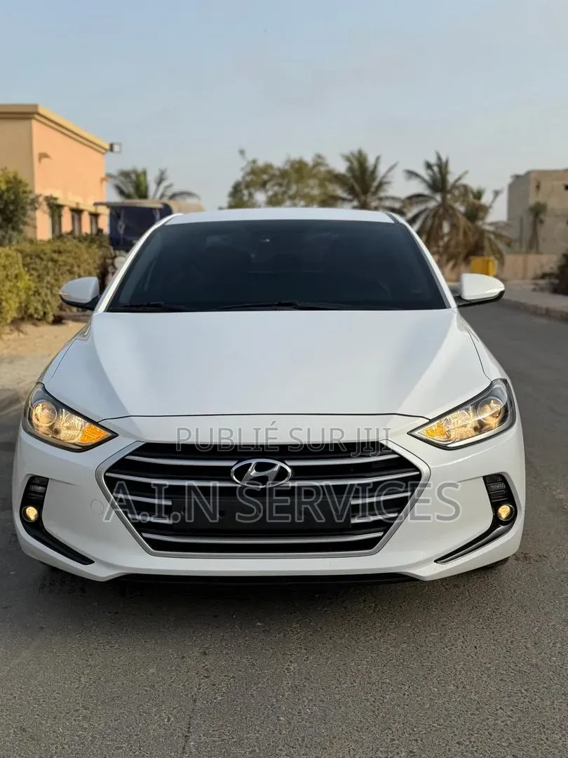 Hyundai Avante 2018 Blanc