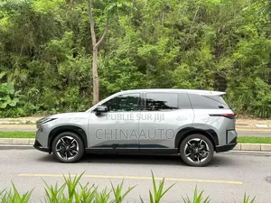 Toyota bZ3 2025 Gris