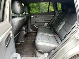 Toyota bZ3 2025 Gris