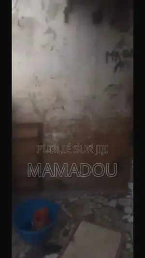 Maison À Démolir a Vendre Guediawaye