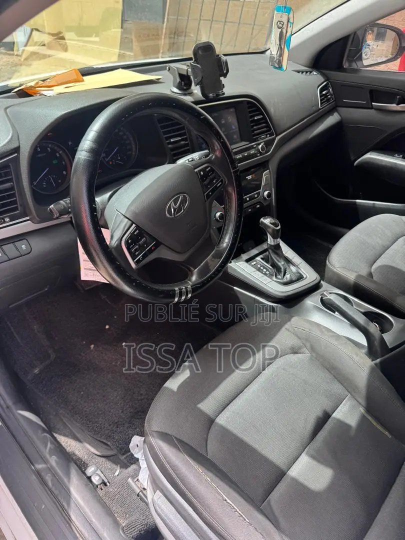 Hyundai Elantra 2017 Blanc