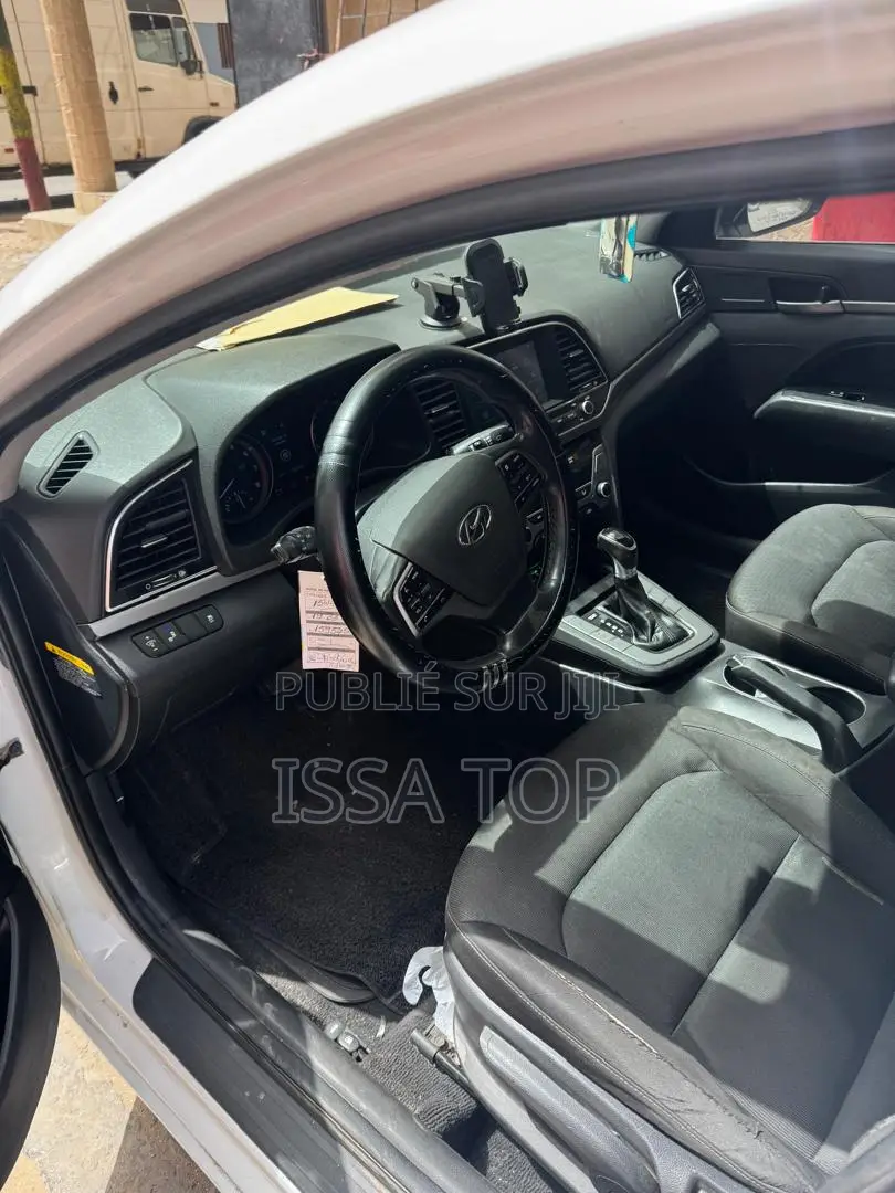 Hyundai Elantra 2017 Blanc