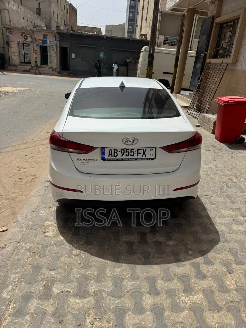 Hyundai Elantra 2017 Blanc