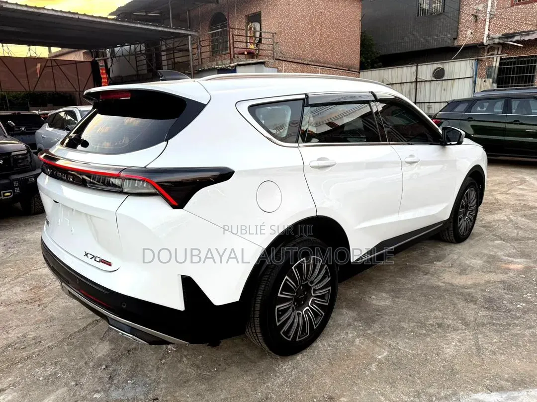 Jetour X70 Plus 2025 Blanc