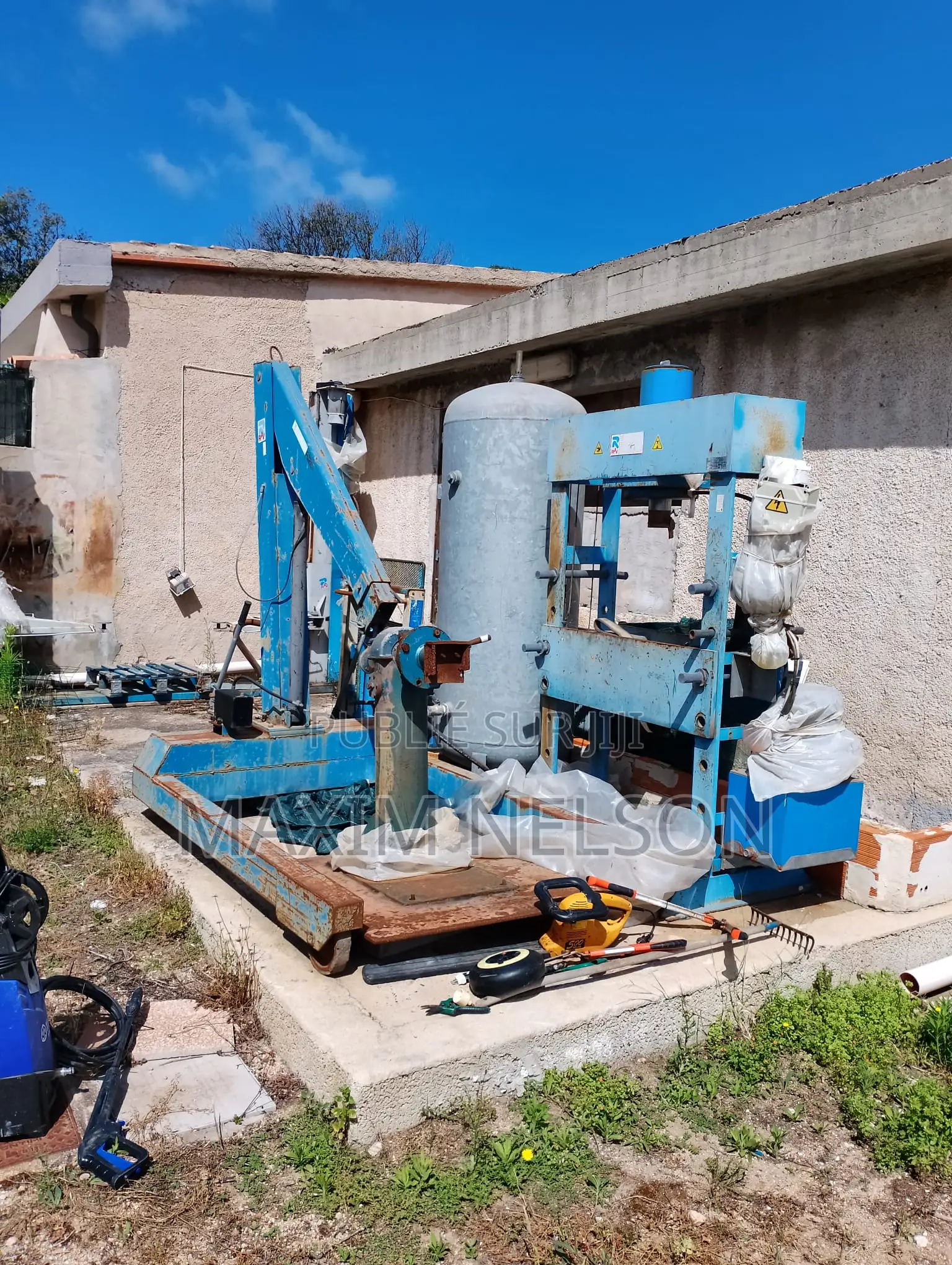 Press Hydraulique 300 Tonnes À Vendre